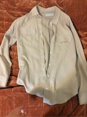 Everlane 100% silk like new Button-Down Shirt in Light Beige